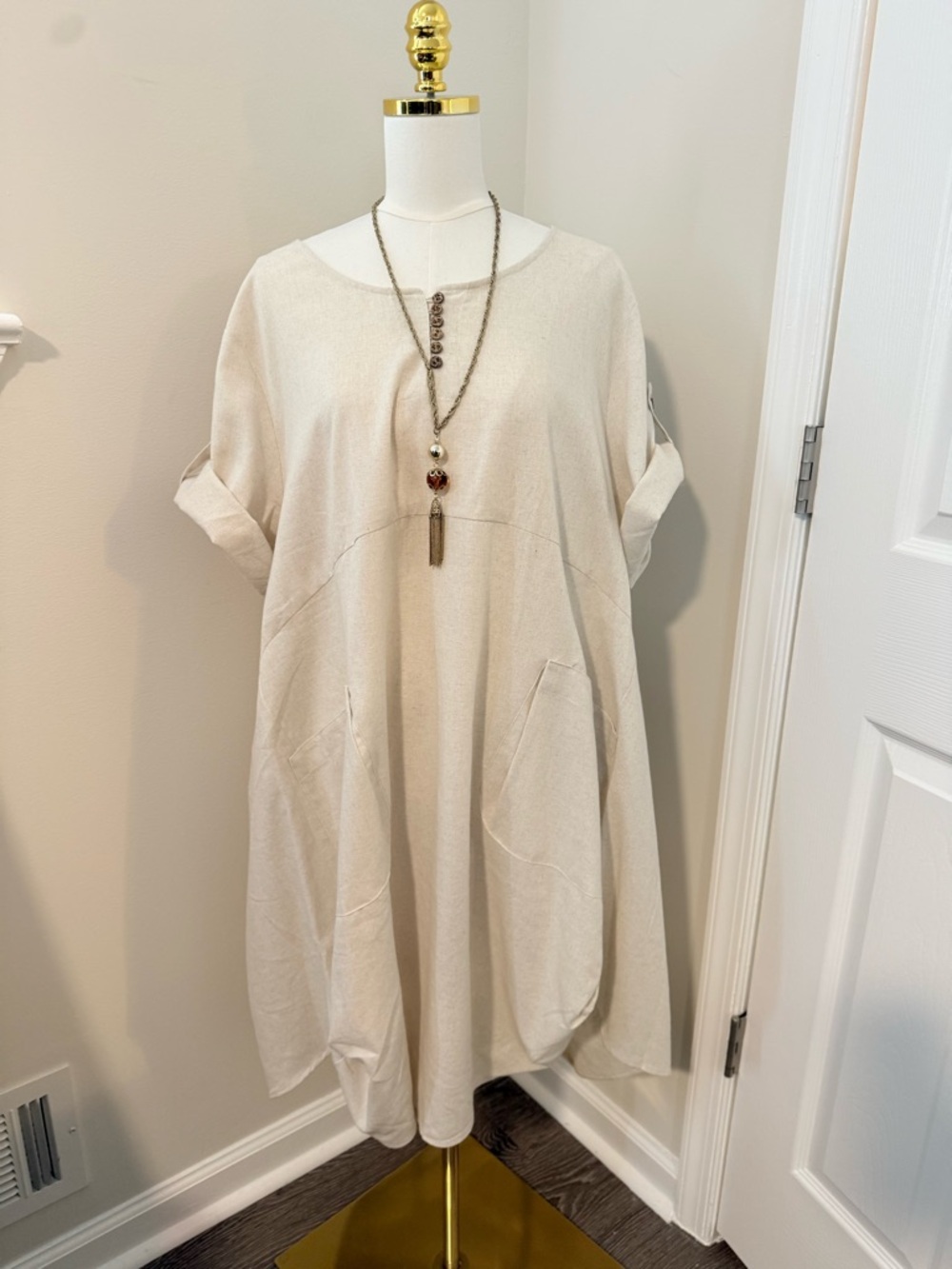 NWOT - Oversized Midi Pocket Dress (pendant not included)
